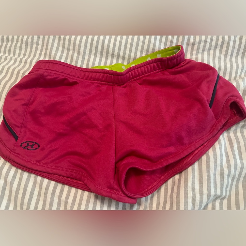 Cute under armour fushia pink shorts size medium